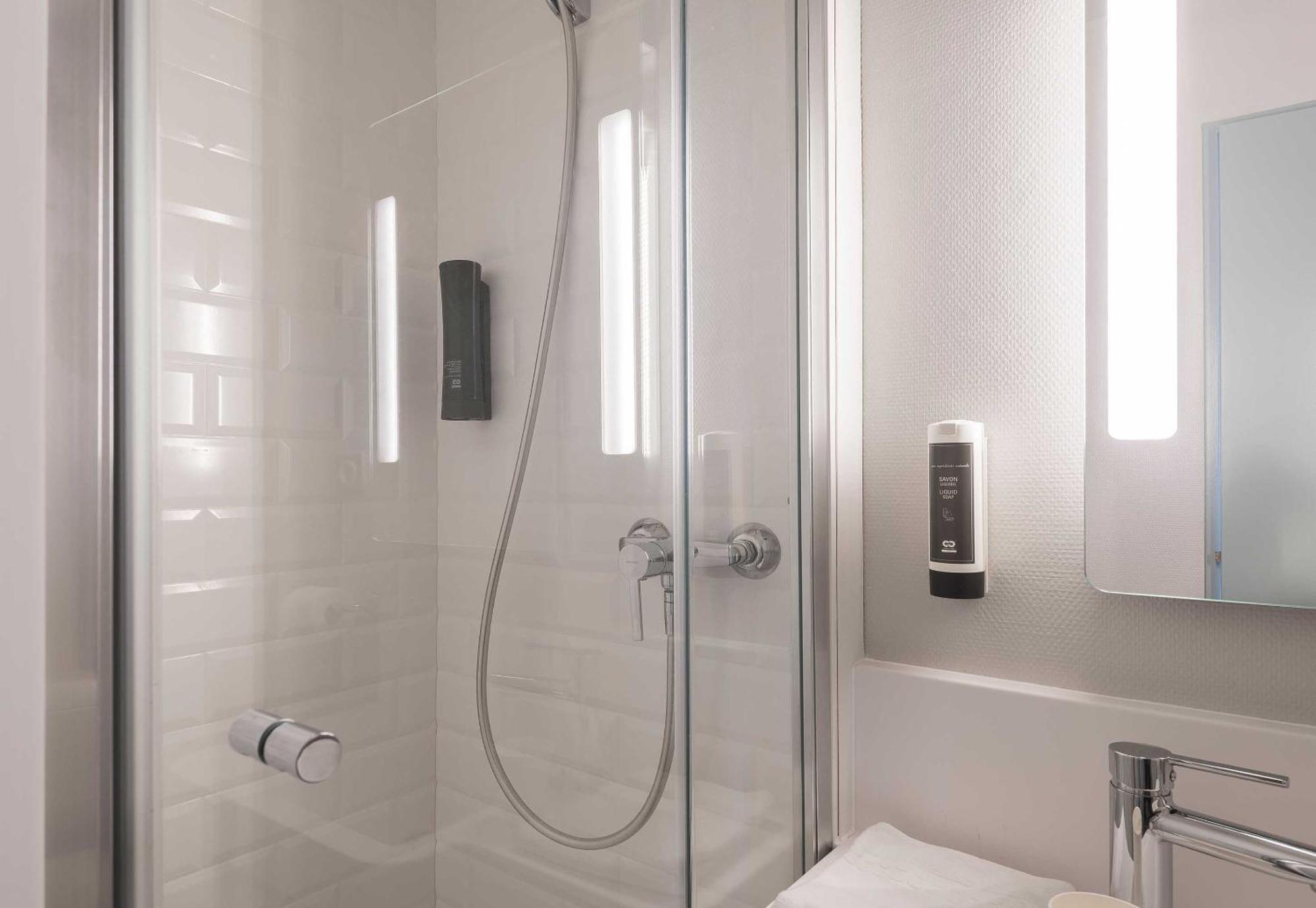 B&B Hotel Angers 1 ביוקוזה מראה חיצוני תמונה