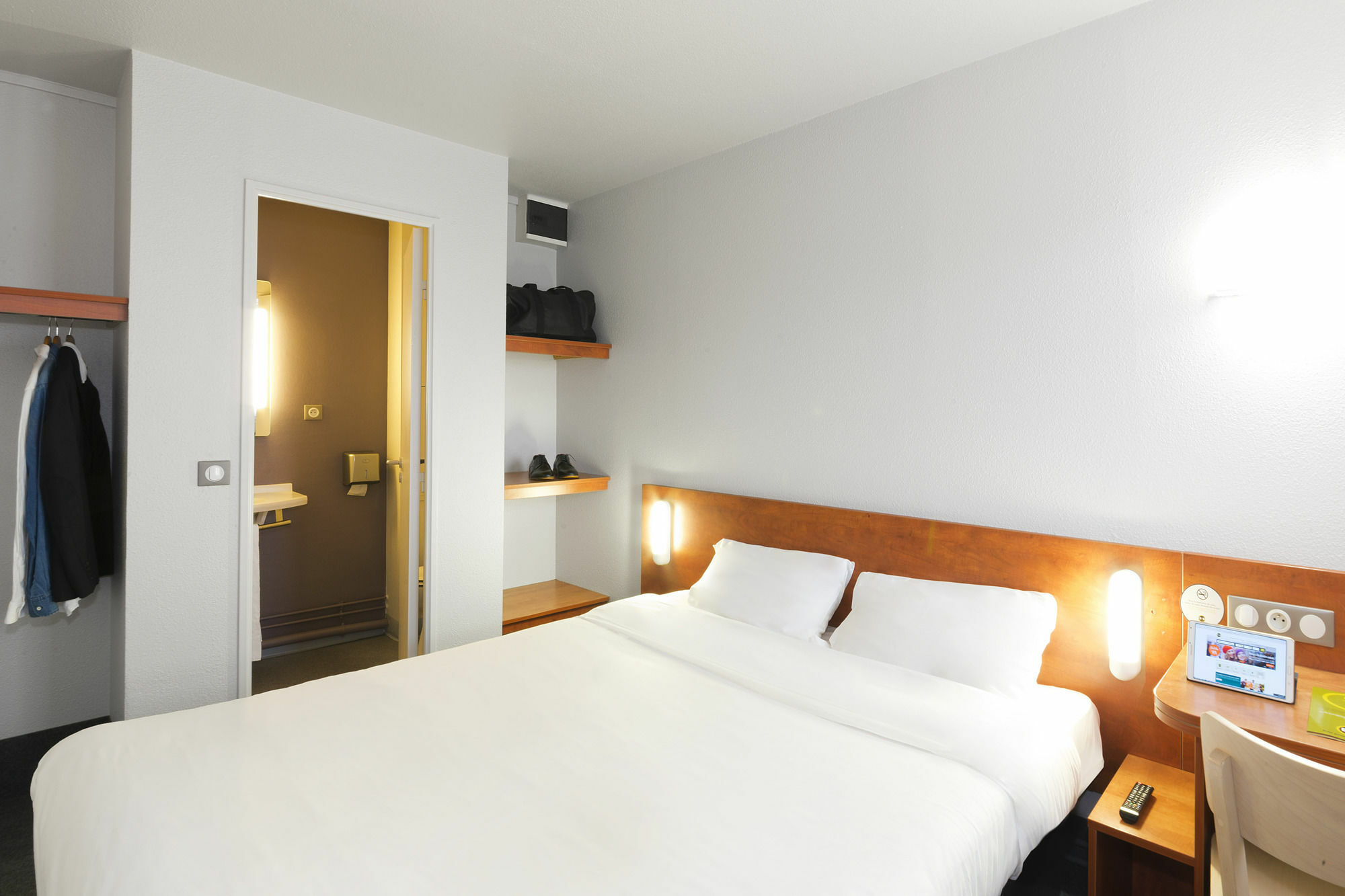 B&B Hotel Angers 1 ביוקוזה מראה חיצוני תמונה